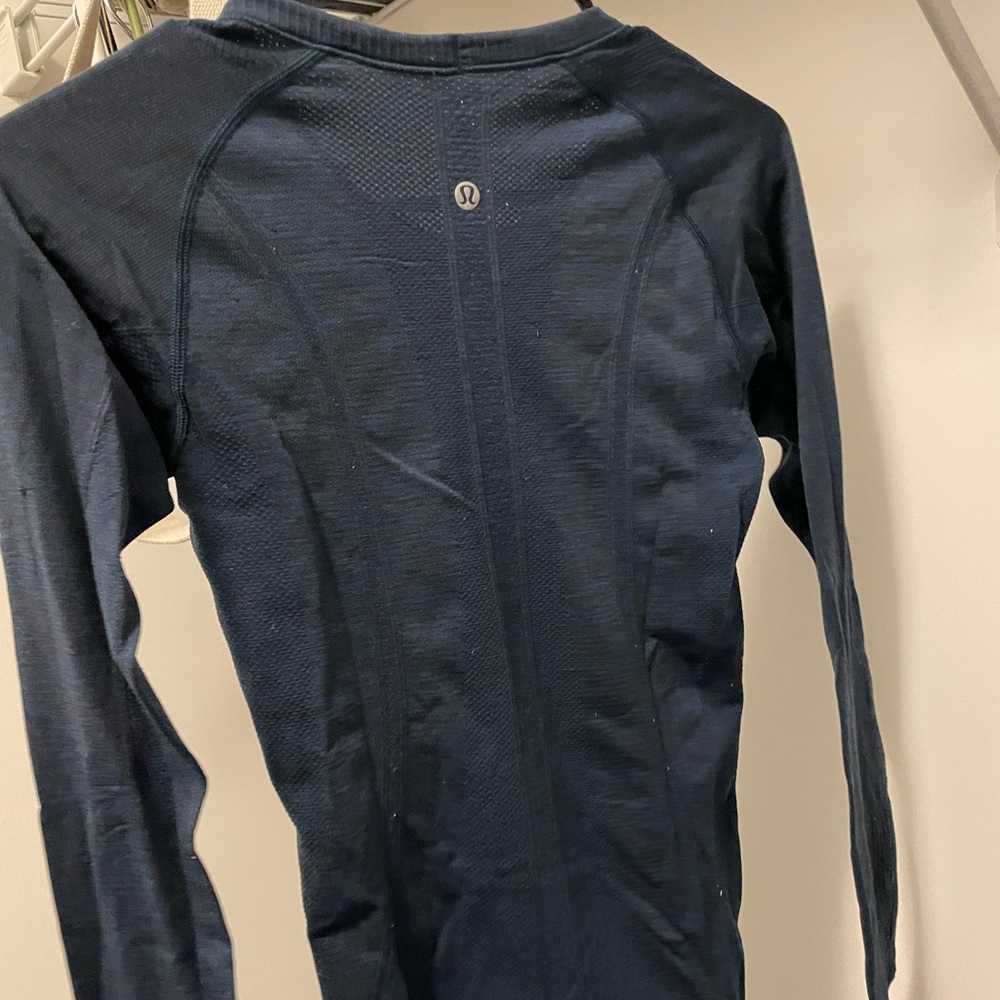 lululemon navy LS swiftly size 4